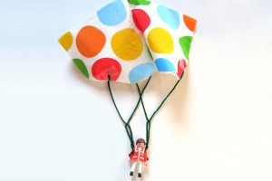 0113_indoor_parachutetoy