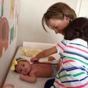 Pediatra + Vacinação em dose dupla, Bruna e Clara